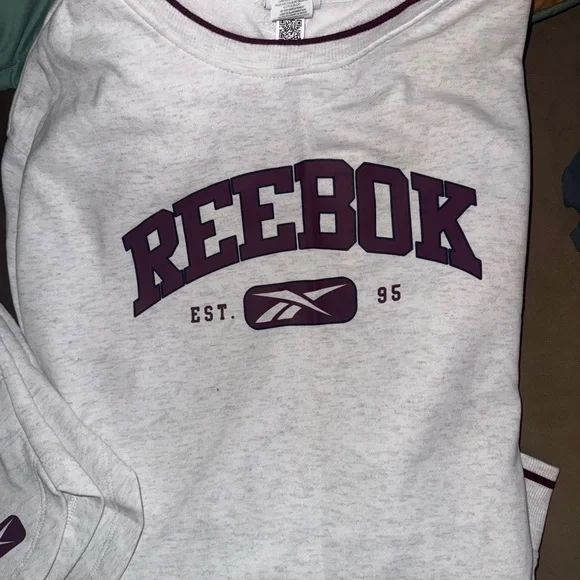 Reebok Light Gray Sweatshirt with Burgundy Logo Matching Shorts Set - Picture 7 of 7
